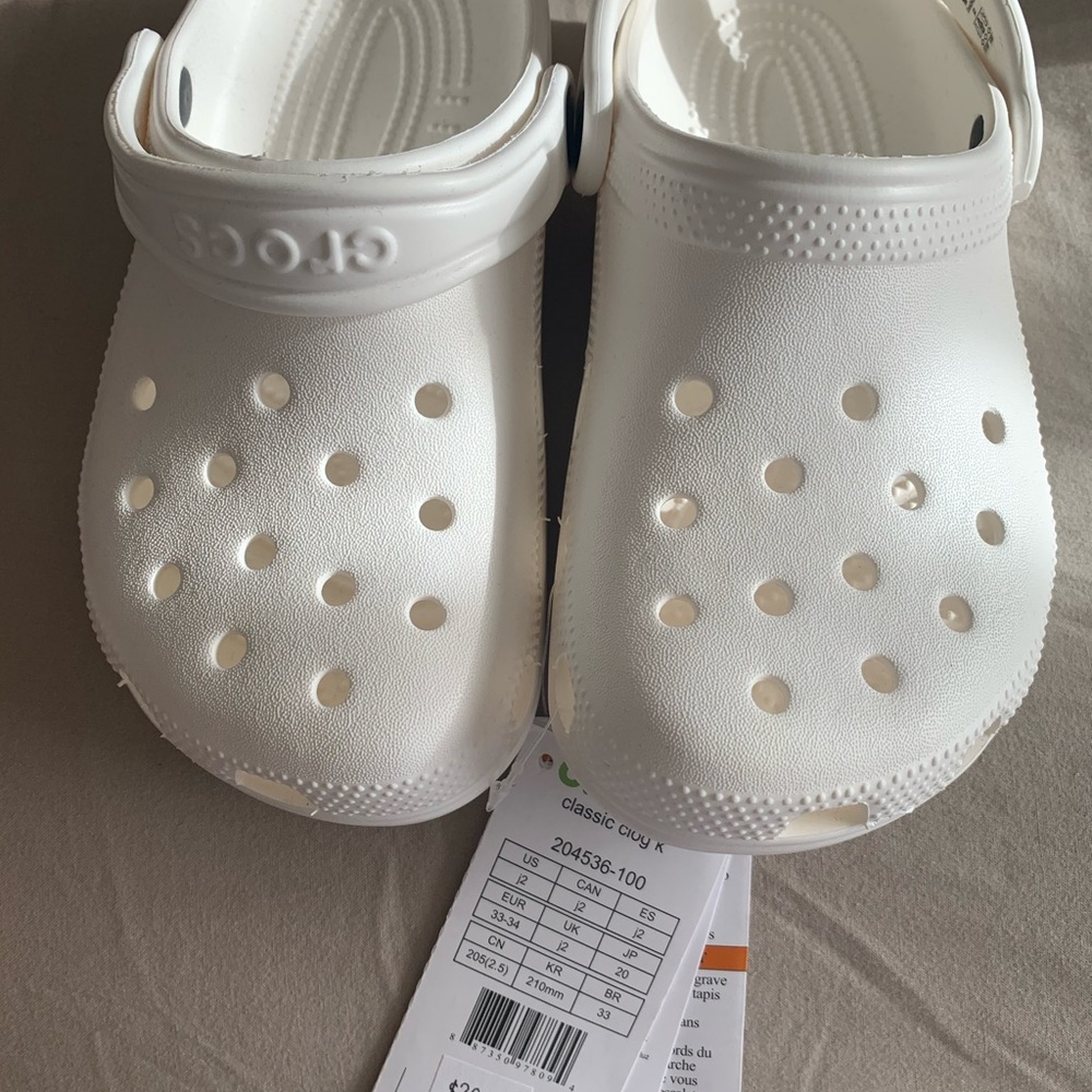 Crocs white